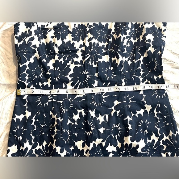 Ann Taylor Dark Blue and White Floral Sleeveless Dress Summer Women’s Size 12 - Picture 5 of 15